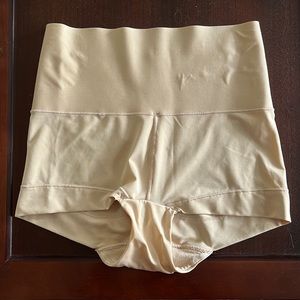 Maidenform shapewear